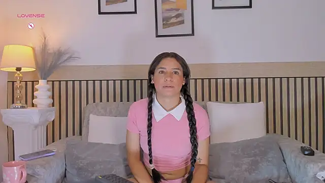 hanna mils online show from April 2026 04:02:02 AM
