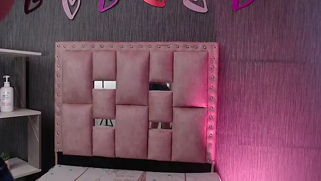 Thalia anderson online show from February 2026 03:45:02 PM