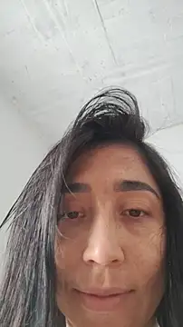 Elowyn online show from December 2025 06:13:01 PM