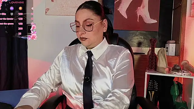 Snapshot of _LuanaDabbraccio chatting on May 2026 02:42:02 PM LuanaDabbraccio online show from May 2026 02:42:02 PM