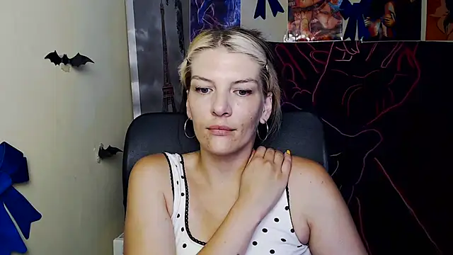 Snapshot of VanessaRey_ chatting on July 2026 06:43:01 AM VanessaRey online show from July 2026 06:43:01 AM