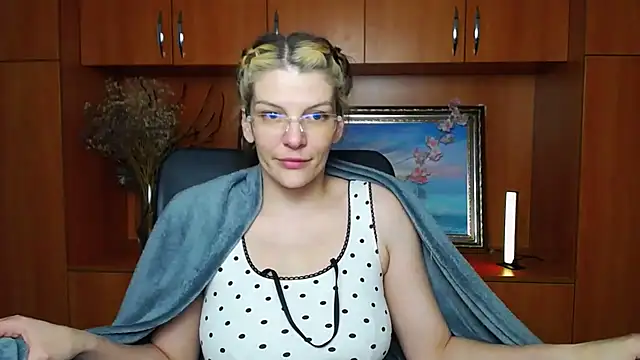 VanessaRey  online show from May 2026 03:00:01 AM