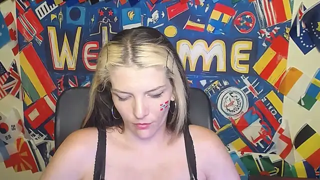 Snapshot of VanessaRey_ chatting on July 2026 06:19:02 PM VanessaRey online show from July 2026 06:19:02 PM