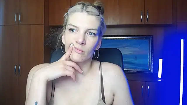 Snapshot of VanessaRey_ chatting on June 2026 06:40:01 AM VanessaRey online show from June 2026 06:40:01 AM
