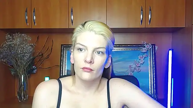 VanessaRey  online show from April 2026 04:46:02 PM