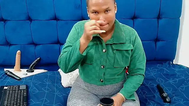 AriesCake online show from February 2026 08:47:02 AM