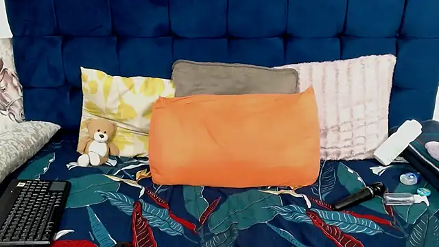 AriesCake online show from April 2026 11:57:01 AM