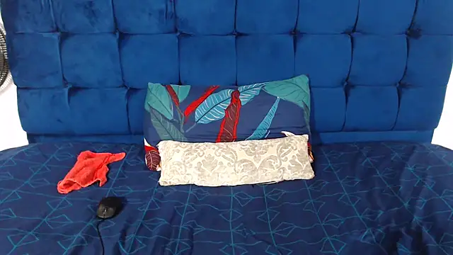 AriesCake online show from December 2025 11:36:02 AM