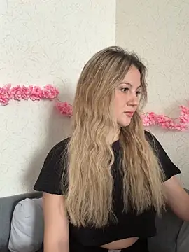 Snapshot of mollygirll chatting on October 2025 08:48:02 AM mollygirll online show from October 2025 08:48:02 AM