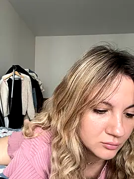 Snapshot of mollygirll chatting on October 2025 09:22:01 AM mollygirll online show from October 2025 09:22:01 AM