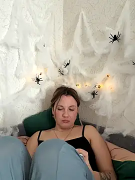 Snapshot of mollygirll chatting on October 2025 09:09:02 AM mollygirll online show from October 2025 09:09:02 AM