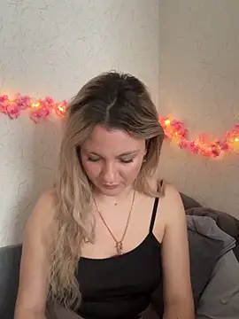 Snapshot of mollygirll chatting on October 2025 09:32:01 AM mollygirll online show from October 2025 09:32:01 AM