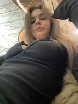 MilaBee online show from November 2025 09:36:01 AM