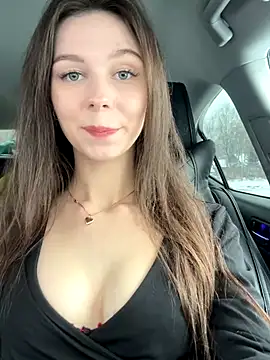 MilaBee online show from December 2025 08:26:01 AM