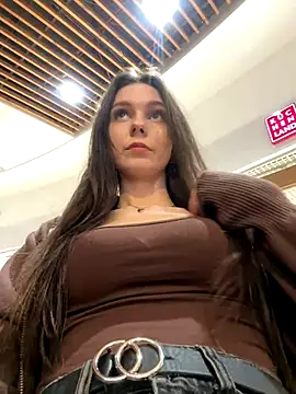 MilaBee online show from December 2025 09:20:02 AM