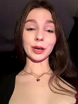 MilaBee online show from November 2025 11:04:02 AM