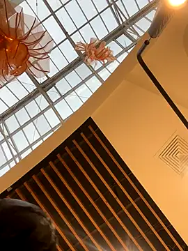 MilaBee online show from October 2025 09:08:01 AM