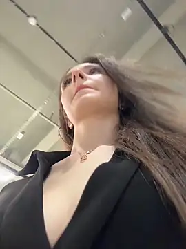 MilaBee online show from February 2026 11:18:02 AM