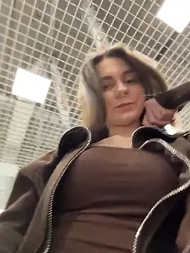 MilaBee online show from April 2026 07:57:01 AM