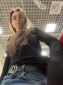 MilaBee online show from February 2026 04:45:02 AM