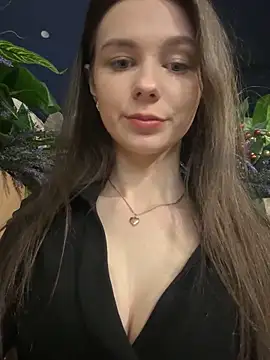 MilaBee online show from January 2026 09:02:01 AM