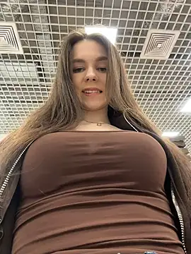 MilaBee online show from March 2026 07:19:01 AM