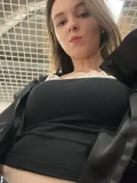 MilaBee online show from February 2026 11:21:02 AM