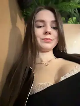 MilaBee online show from April 2026 07:43:02 AM