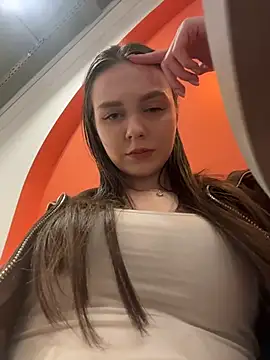 MilaBee online show from March 2026 11:15:01 AM