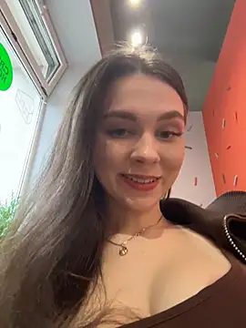 Snapshot of MilaBee chatting on May 2026 11:49:01 AM MilaBee online show from May 2026 11:49:01 AM