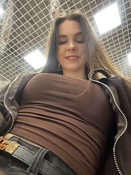 MilaBee online show from March 2026 05:19:02 AM