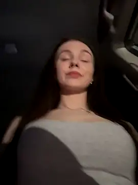 MilaBee online show from December 2025 11:14:01 AM