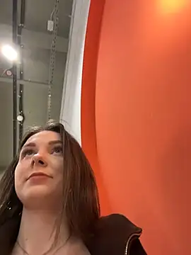 MilaBee online show from April 2026 11:24:01 AM