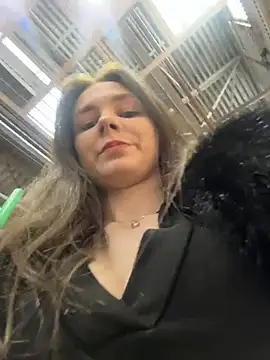 MilaBee online show from March 2026 07:11:02 AM