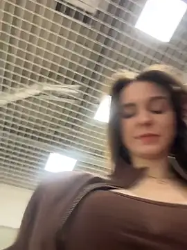 MilaBee online show from February 2026 11:12:02 AM