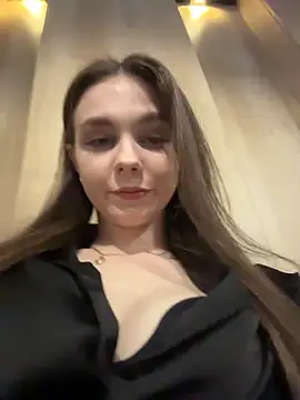 MilaBee online show from February 2026 10:58:02 AM