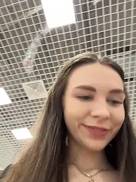 Snapshot of MilaBee chatting on May 2026 10:51:02 AM MilaBee online show from May 2026 10:51:02 AM