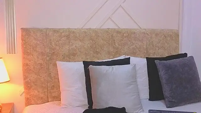 angelinarouse  online show from February 2026 03:38:02 AM