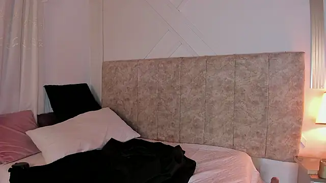 angelinarouse  online show from January 2026 01:51:01 PM