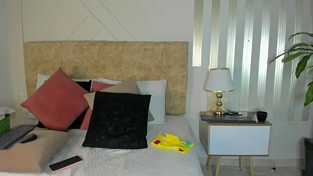 angelinarouse  online show from October 2025 02:44:01 AM
