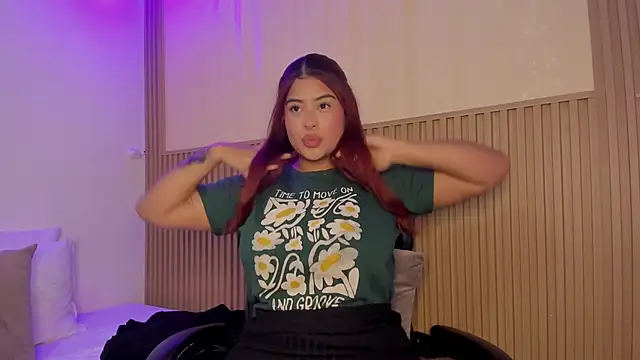 Snapshot of sharonscoth chatting on March 2026 07:18:01 PM sharonscoth online show from March 2026 07:18:01 PM