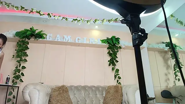 juliana luque online show from October 2025 12:13:02 PM