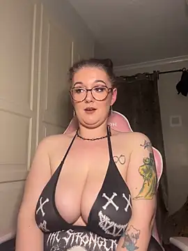 Snapshot of Ms_Lunar-Lust chatting on October 2025 05:59:02 PM Ms Lunar-Lust online show from October 2025 05:59:02 PM