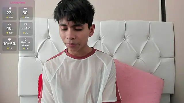 Snapshot of Ethan_Westt chatting on September 2025 09:10:02 PM Ethan Westt online show from September 2025 09:10:02 PM