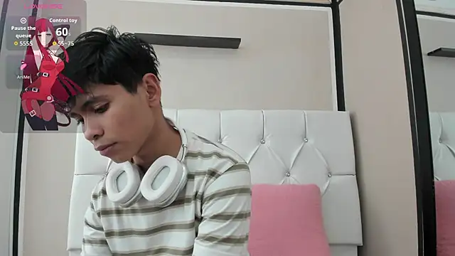 Snapshot of Ethan_Westt chatting on September 2025 08:59:01 PM Ethan Westt online show from September 2025 08:59:01 PM