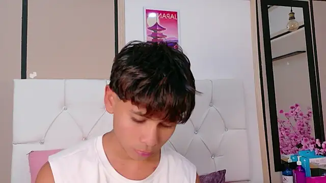 Ethan Westt online show from April 2026 09:27:01 PM