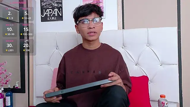 Snapshot of Ethan_Westt chatting on November 2025 08:12:01 PM Ethan Westt online show from November 2025 08:12:01 PM