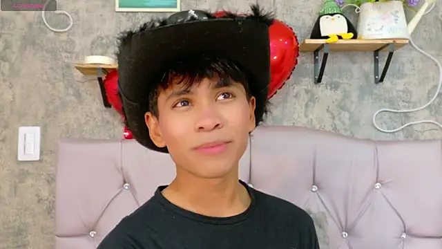 Ethan Westt online show from February 2026 08:17:02 PM