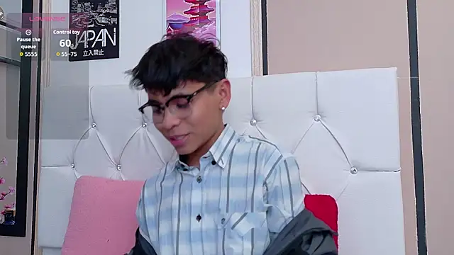 Snapshot of Ethan_Westt chatting on November 2025 08:47:01 PM Ethan Westt online show from November 2025 08:47:01 PM