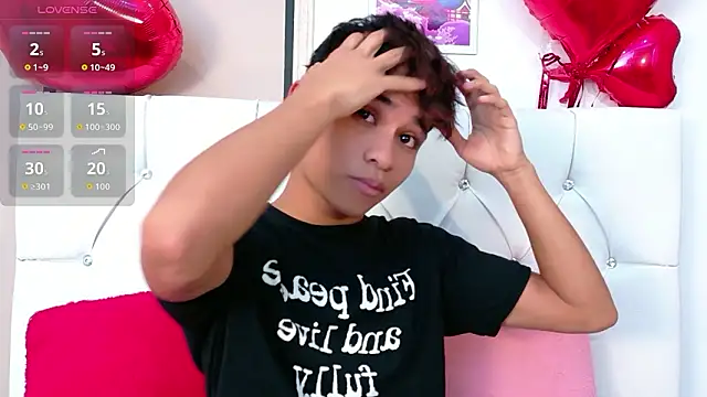 Ethan Westt online show from March 2026 09:11:02 PM